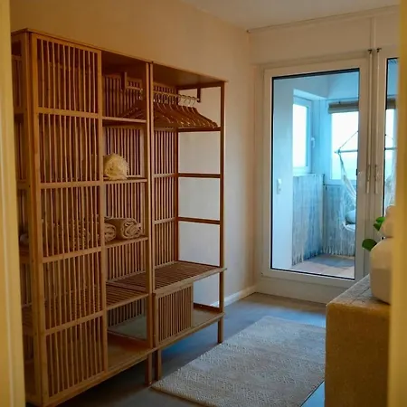 Stylish Forest View - Apartment