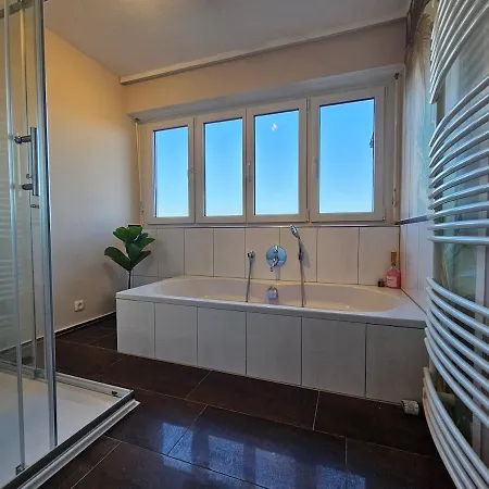 Stylish Forest View - Apartment Augsburg