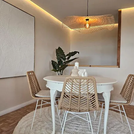 Stylish Forest View - Apartment *