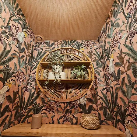 Stylish Forest View - Apartment