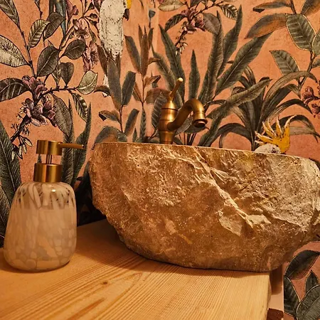 Stylish Forest View - Apartment Augsburg